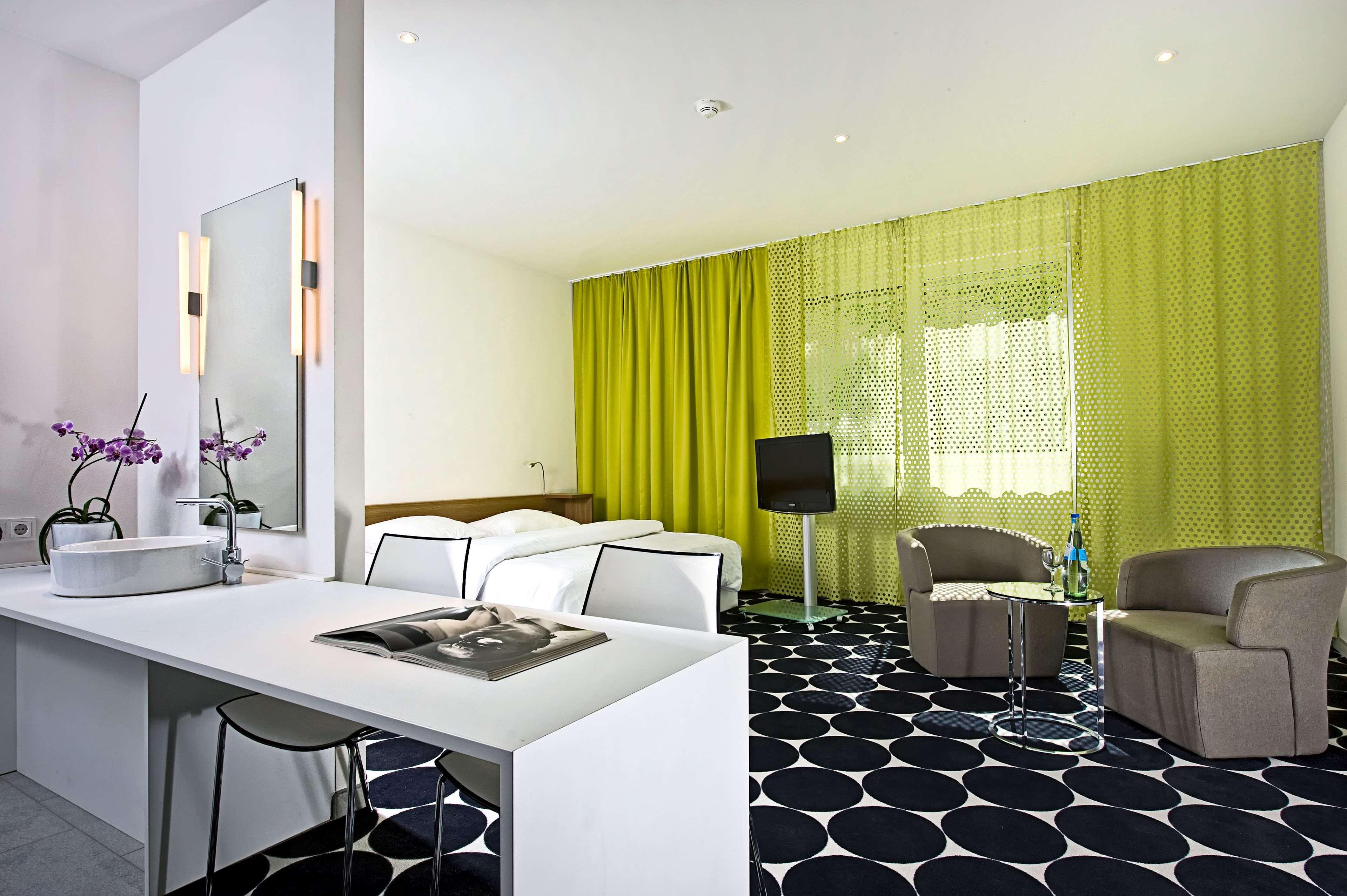 Hotel Tryp By Wyndham Frankfurt Frankfurt am Main Exterior foto