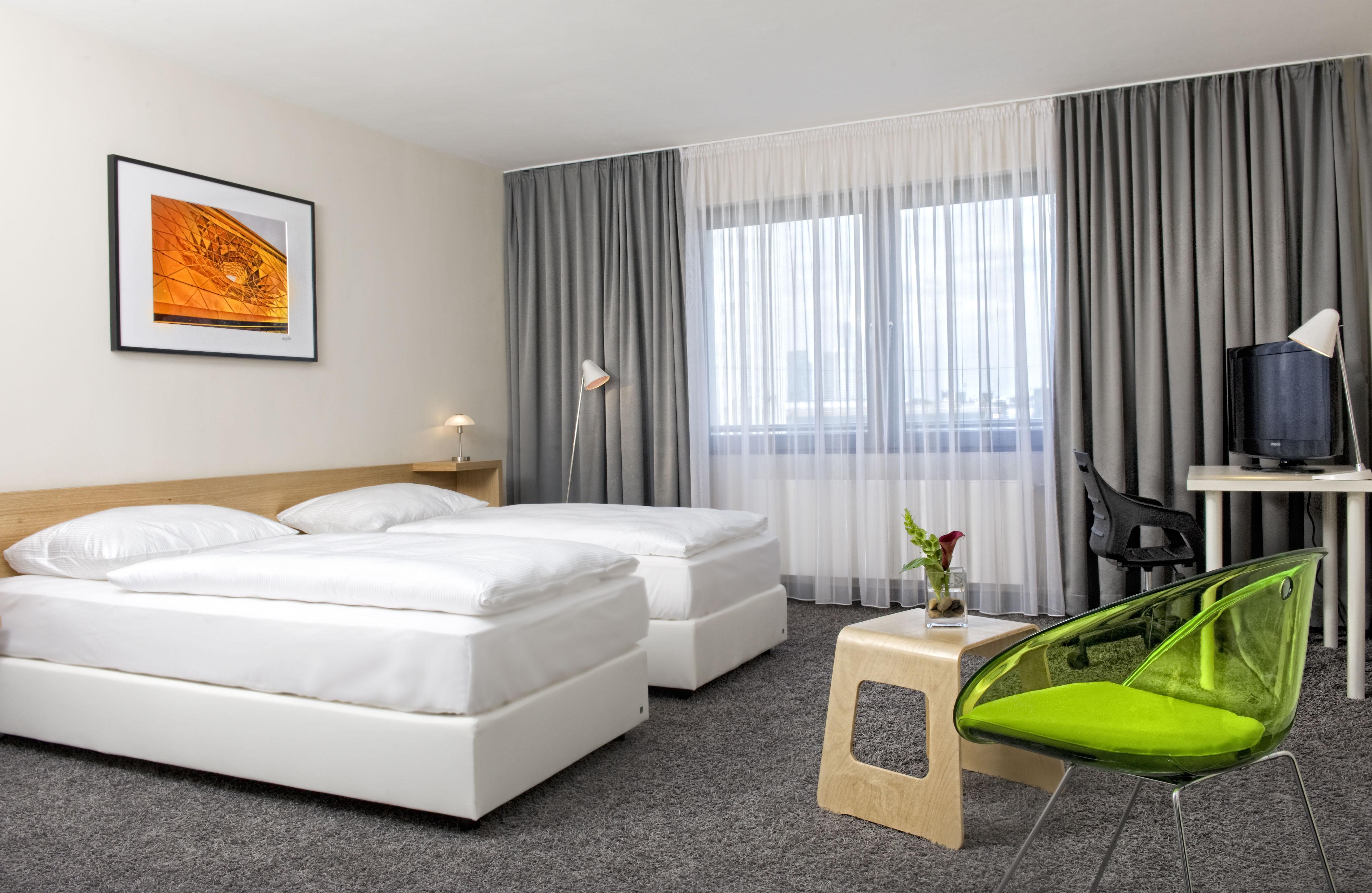 Hotel Tryp By Wyndham Frankfurt Frankfurt am Main Zimmer foto