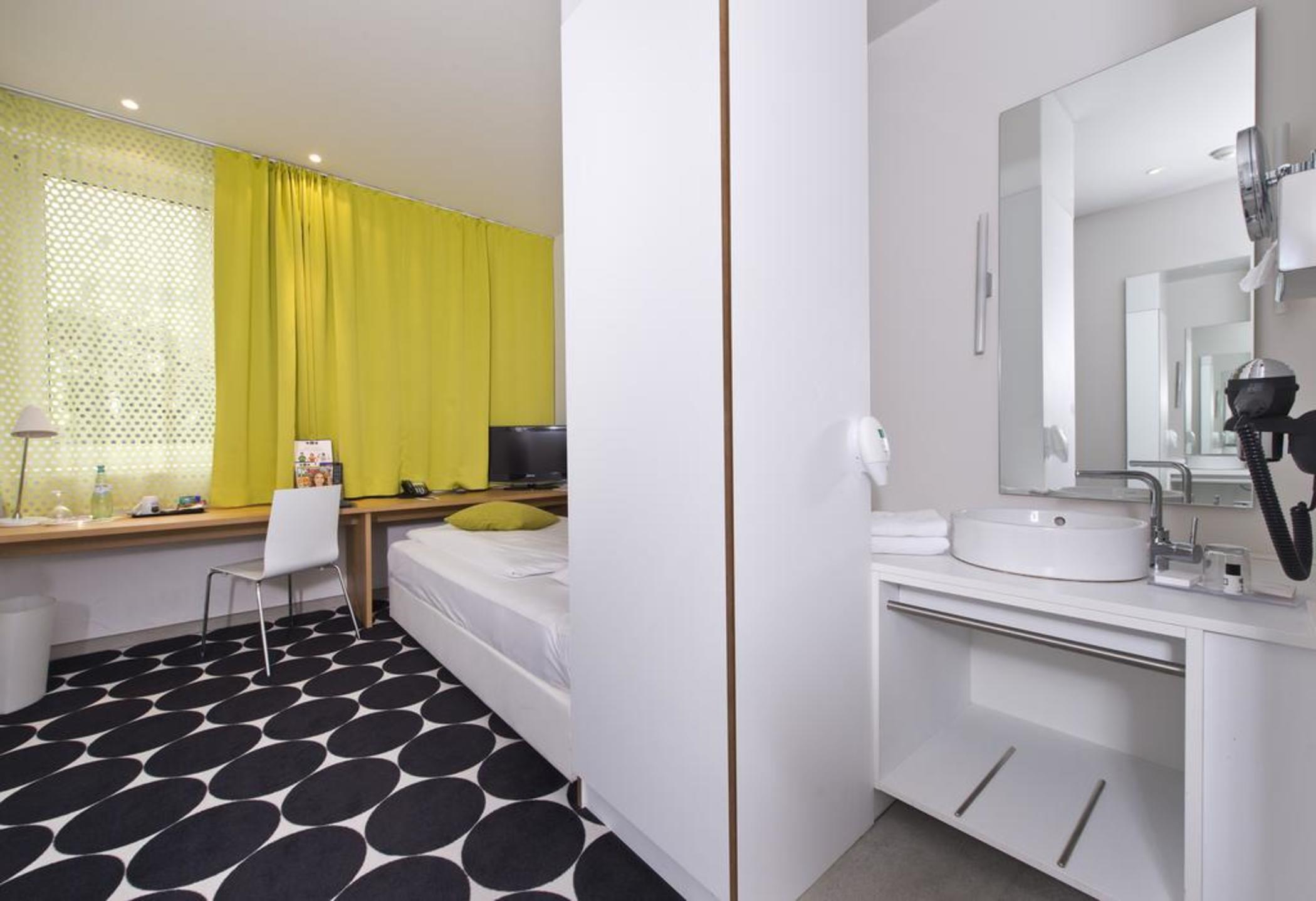 Hotel Tryp By Wyndham Frankfurt Frankfurt am Main Zimmer foto