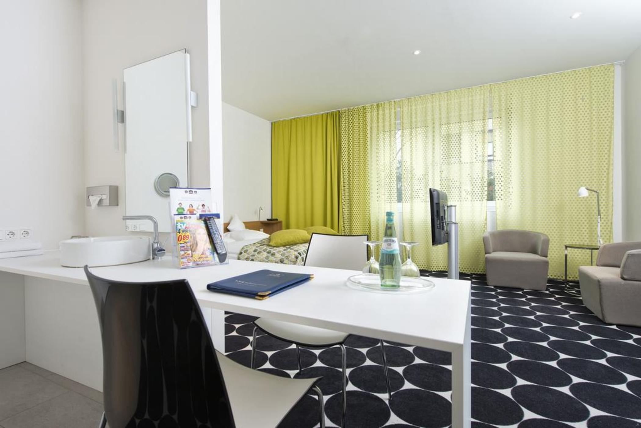 Hotel Tryp By Wyndham Frankfurt Frankfurt am Main Zimmer foto