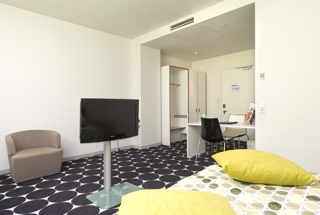 Hotel Tryp By Wyndham Frankfurt Frankfurt am Main Zimmer foto